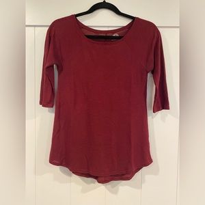 Women’s SO Maroon Half Sleeve Relaxed Legging Tee - Size Junior XS